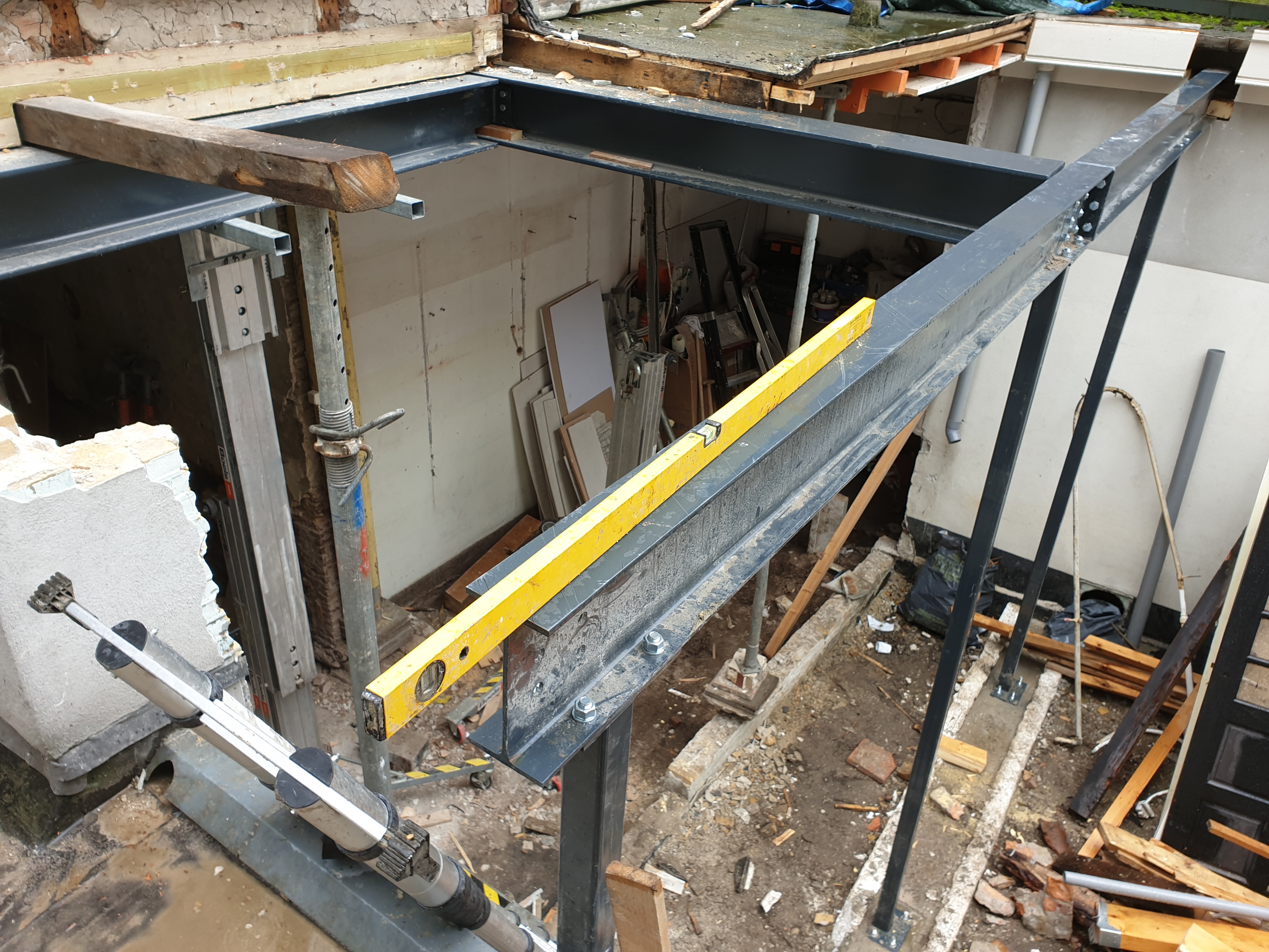 Uitbouw dmv staal constructie en renovatie dak constructie – Assendelftstraat, Den Haag – Tijdens en impressie 15