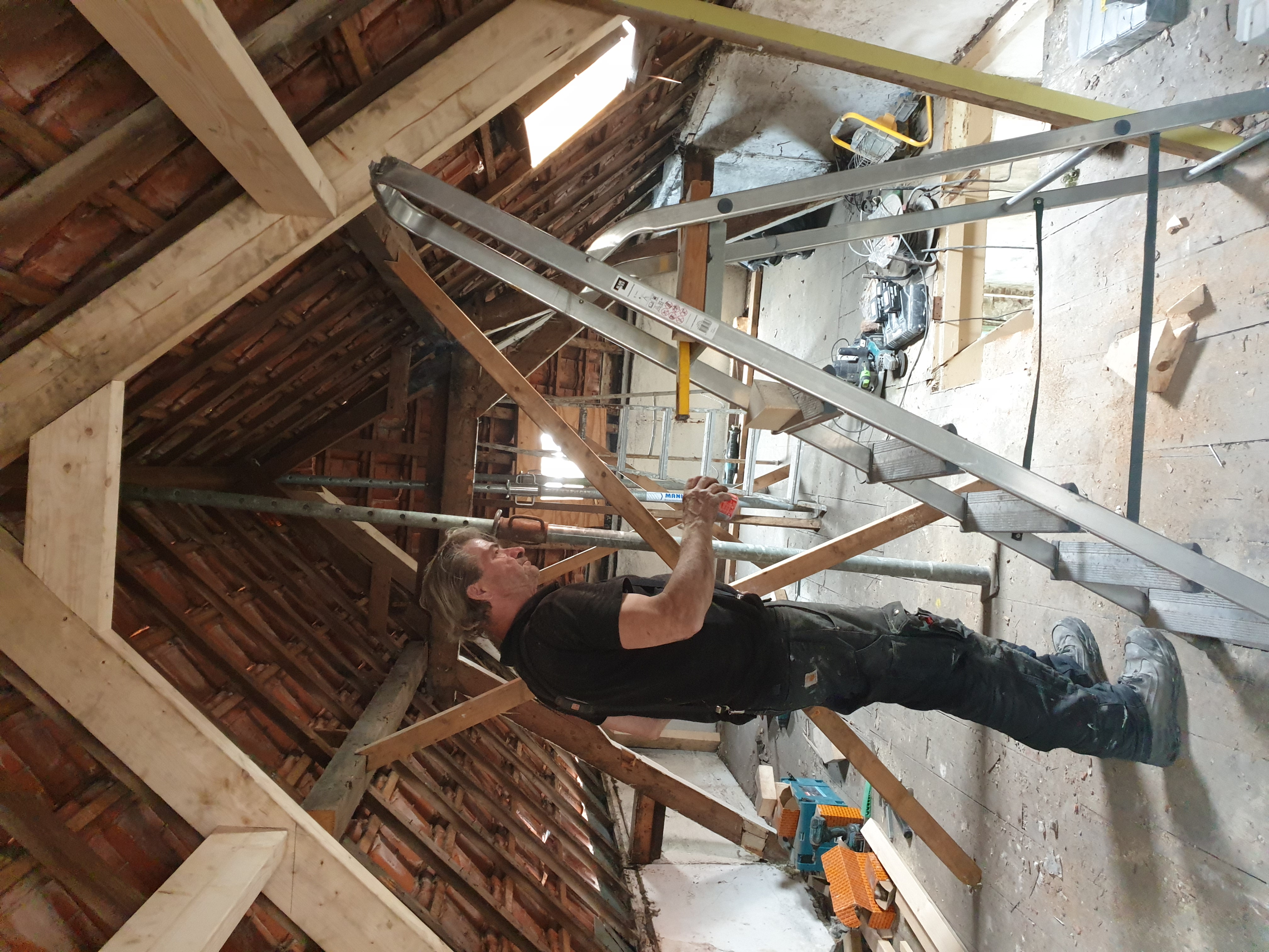 Uitbouw dmv staal constructie en renovatie dak constructie – Assendelftstraat, Den Haag – Tijdens en impressie 4