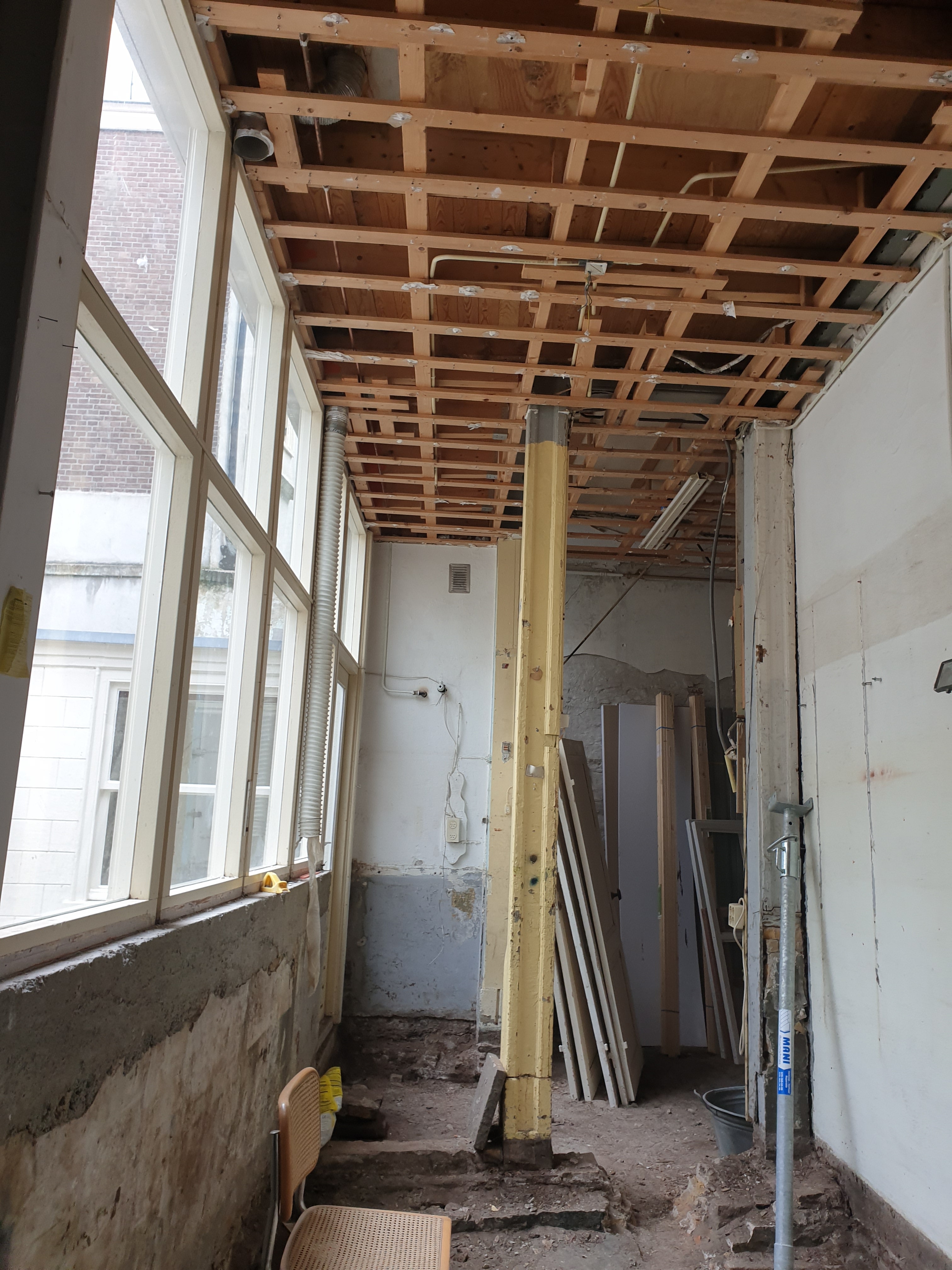 Uitbouw dmv staal constructie en renovatie dak constructie – Assendelftstraat, Den Haag – Voor 1