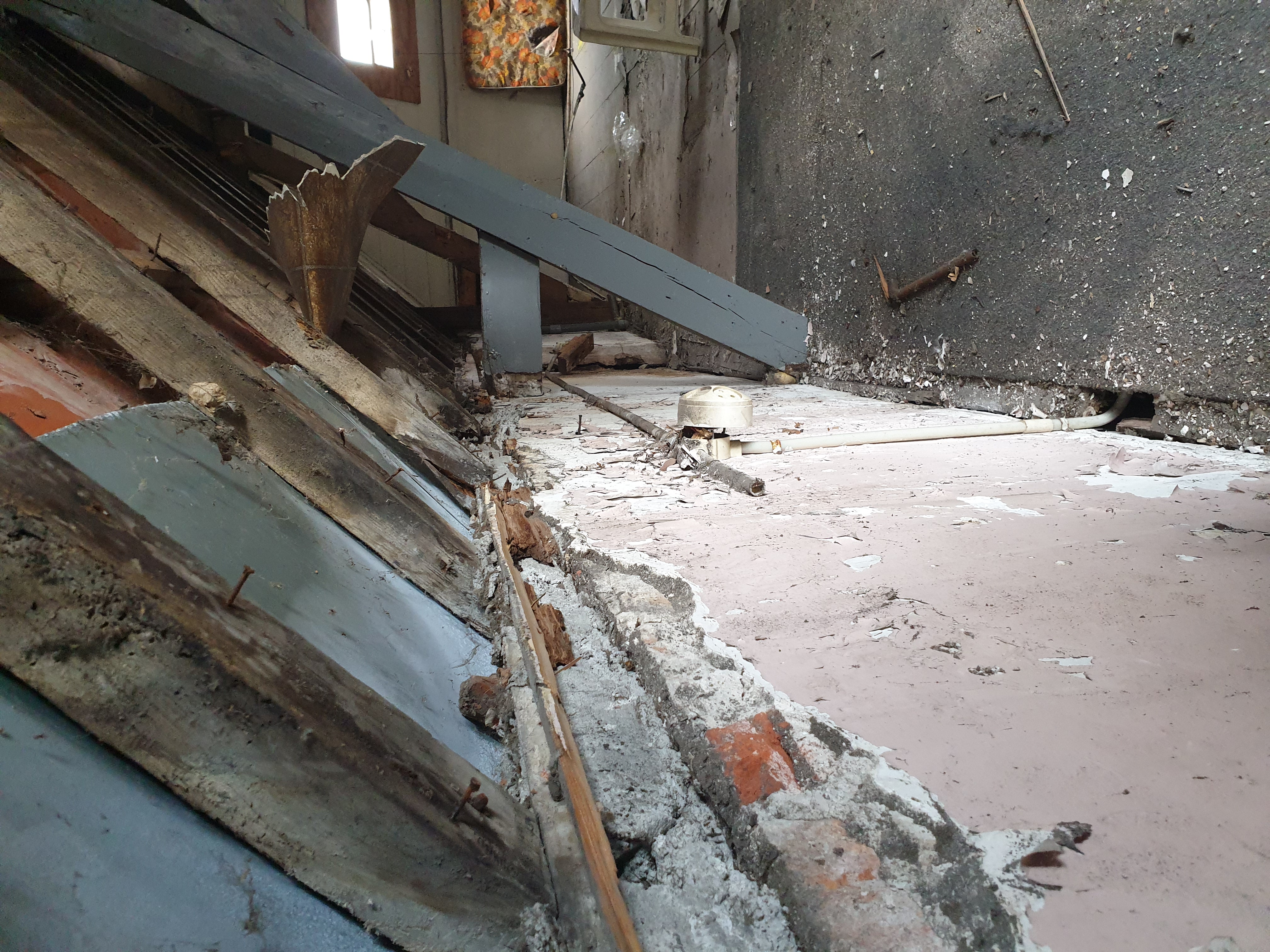 Uitbouw dmv staal constructie en renovatie dak constructie – Assendelftstraat, Den Haag – Voor 4