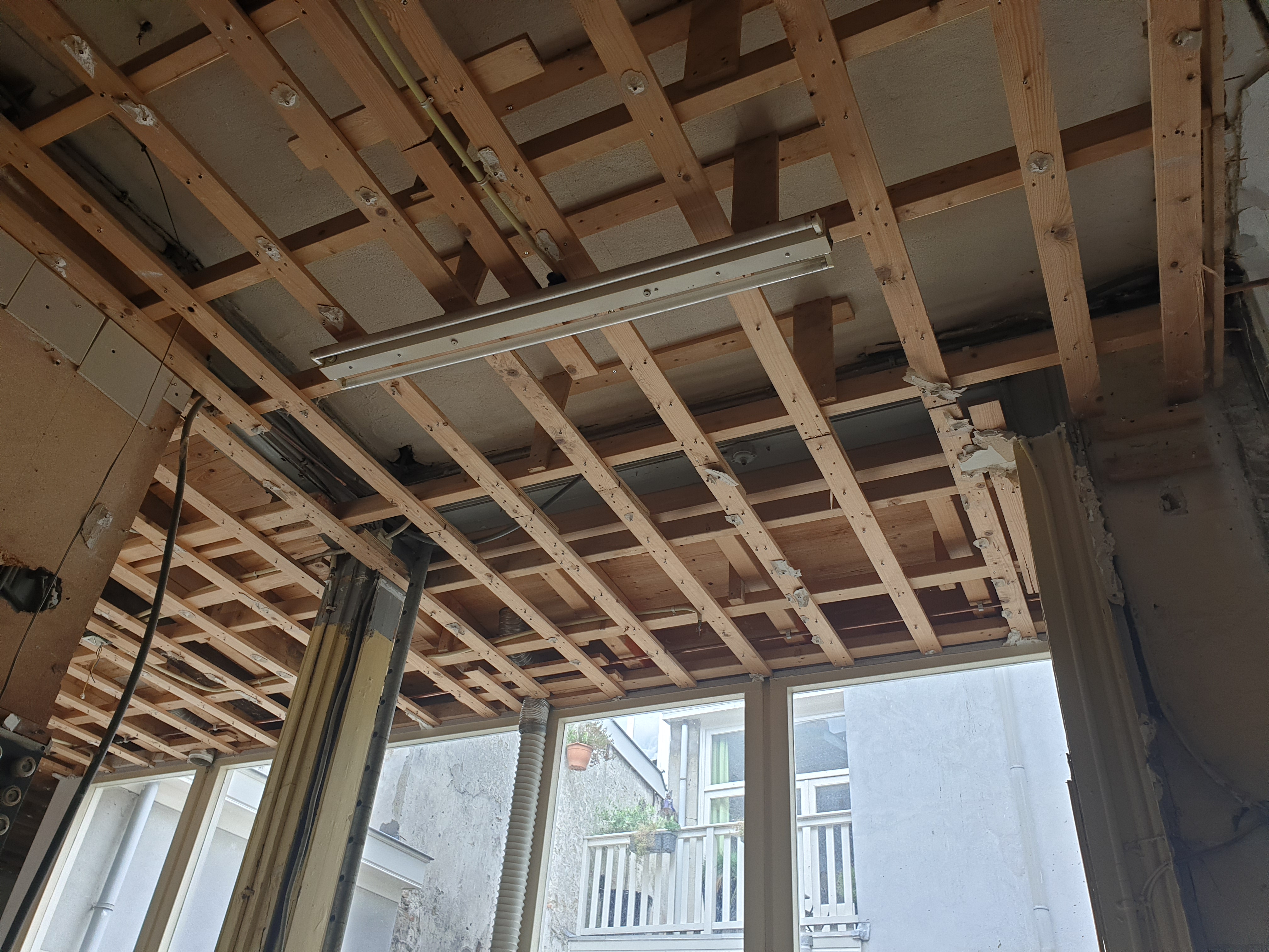 Uitbouw dmv staal constructie en renovatie dak constructie – Assendelftstraat, Den Haag – Voor 5